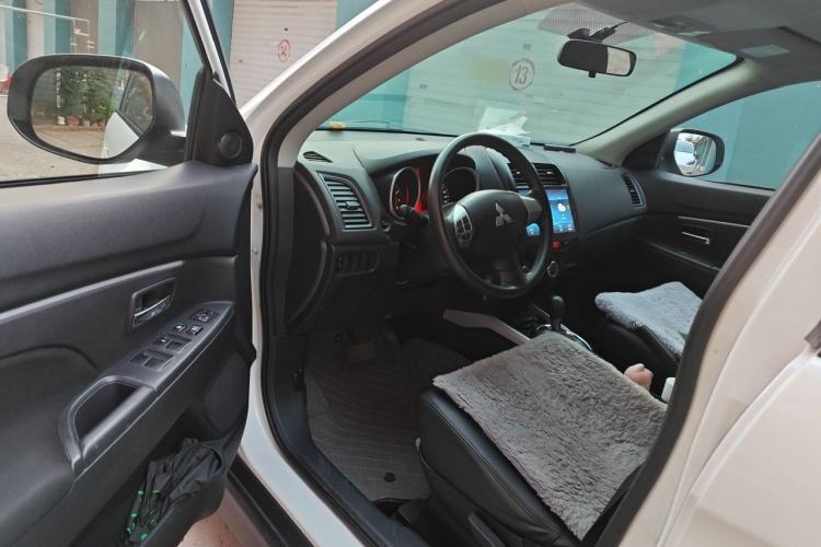 Used Mitsubishi ASX 2013 2.0L CVT Two-Wheel Drive Elite Edition Driver Seat