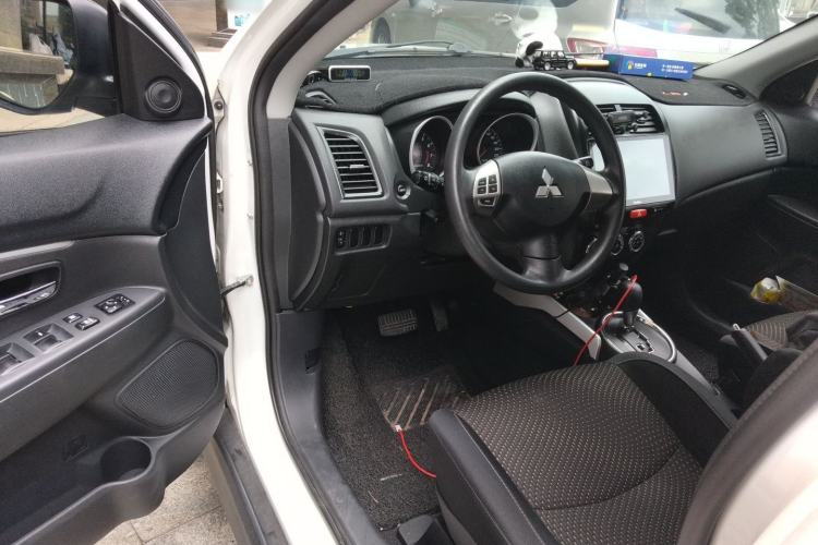 Used Mitsubishi ASX 2013 2.0L CVT Two-Wheel Drive Elite Edition Driver Seat