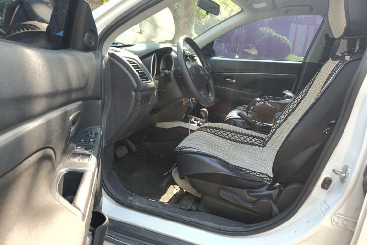 Used Mitsubishi ASX 2013 2.0L CVT Two-Wheel Drive Elite Edition Driver Seat