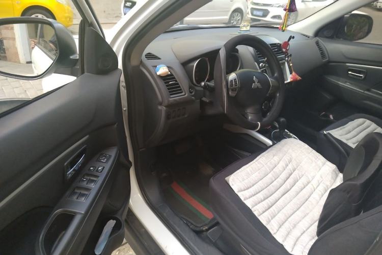 Used Mitsubishi ASX 2013 2.0L CVT Two-Wheel Drive Elite Edition Driver Seat