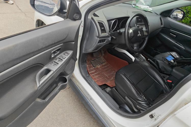 Used Mitsubishi ASX 2013 2.0L CVT Two-Wheel Drive Elite Edition Driver Seat