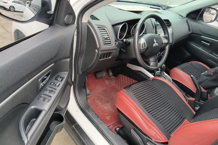 Used Mitsubishi ASX 2013 2.0L CVT Two-Wheel Drive Elite Edition Driver Seat