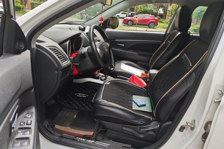 Used Mitsubishi ASX 2013 2.0L CVT Two-Wheel Drive Elite Edition Driver Seat