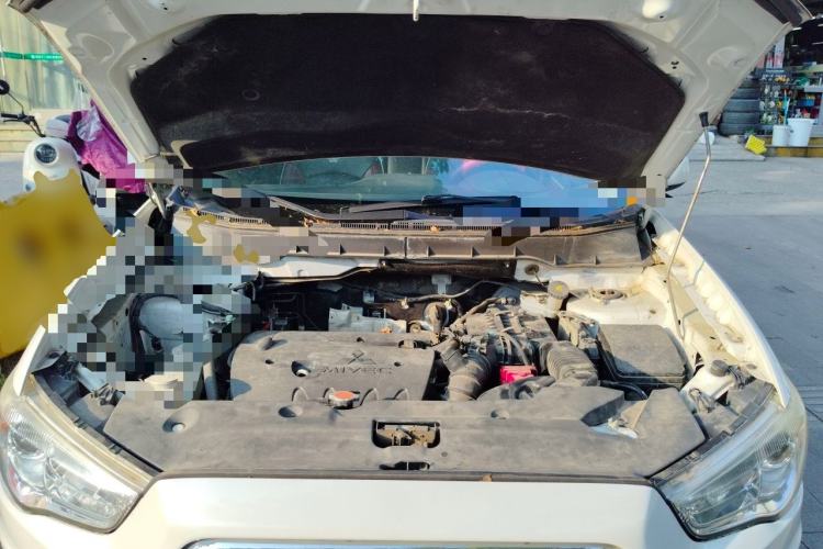 Used Mitsubishi ASX 2013 2.0L CVT Two-Wheel Drive Elite Edition Engine Bay