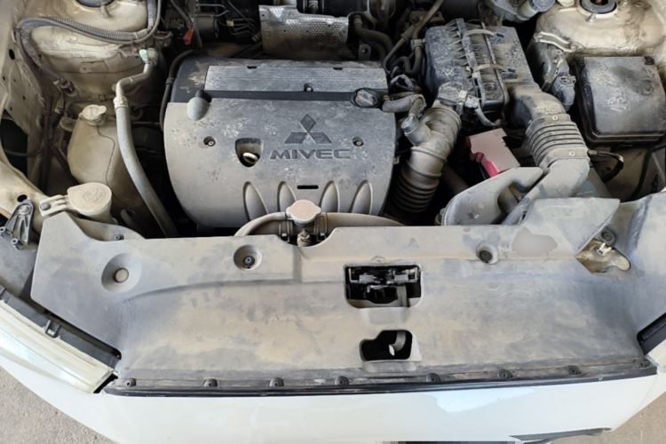 Used Mitsubishi ASX 2013 2.0L CVT Two-Wheel Drive Elite Edition Engine Bay