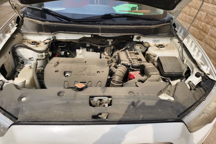 Used Mitsubishi ASX 2013 2.0L CVT Two-Wheel Drive Elite Edition Engine Bay