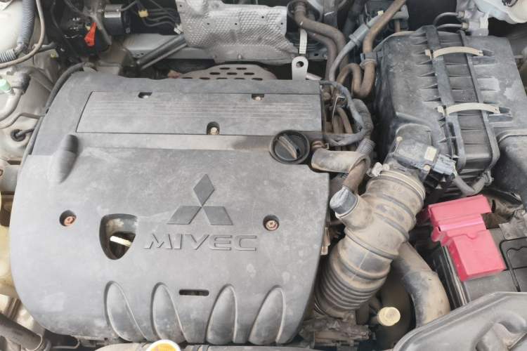Used Mitsubishi ASX 2013 2.0L CVT Two-Wheel Drive Elite Edition Engine Bay