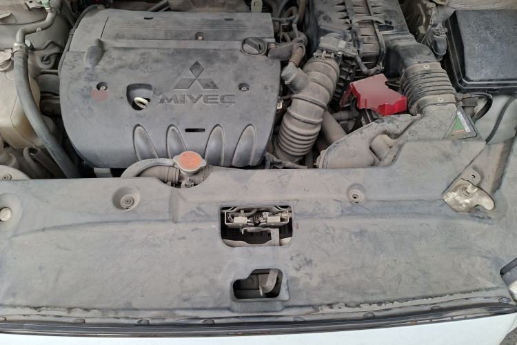 Used Mitsubishi ASX 2013 2.0L CVT Two-Wheel Drive Elite Edition Engine Bay