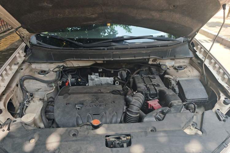 Used Mitsubishi ASX 2013 2.0L CVT Two-Wheel Drive Luxury Edition Engine Bay