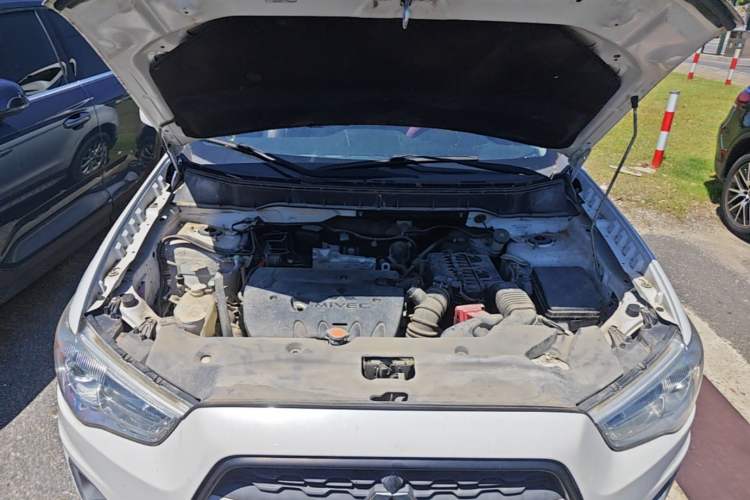Used Mitsubishi ASX 2013 2.0L CVT Two-Wheel Drive Elite Edition Engine Bay