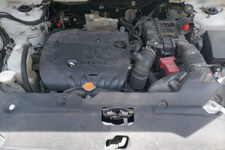 Used Mitsubishi ASX 2013 2.0L CVT Two-Wheel Drive Elite Edition Engine Bay