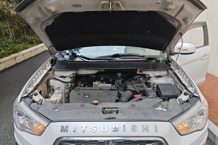 Used Mitsubishi ASX 2013 2.0L CVT Two-Wheel Drive Elite Edition Engine Bay