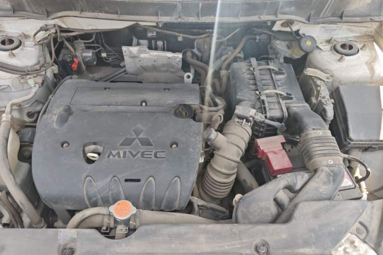 Used Mitsubishi ASX 2013 2.0L CVT Two-Wheel Drive Elite Edition Engine Bay