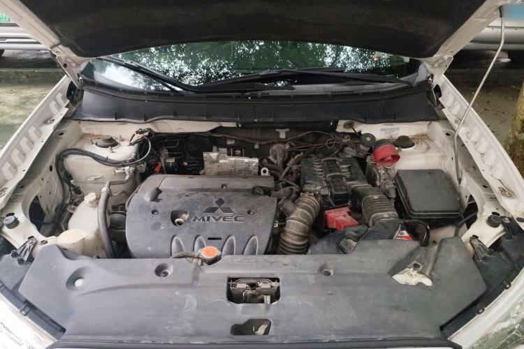Used Mitsubishi ASX 2013 2.0L CVT Two-Wheel Drive Elite Edition Engine Bay