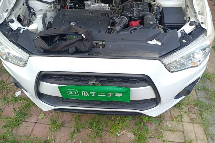 Used Mitsubishi ASX 2013 2.0L CVT Two-Wheel Drive Elite Edition Engine Bay