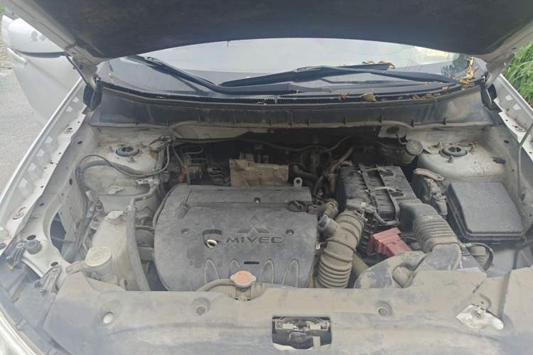 Used Mitsubishi ASX 2013 2.0L CVT Two-Wheel Drive Elite Edition Engine Bay