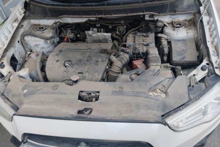 Used Mitsubishi ASX 2013 2.0L CVT Two-Wheel Drive Elite Edition Engine Bay