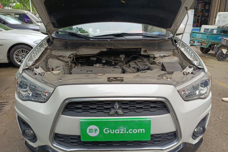 Used Mitsubishi ASX 2013 2.0L CVT Two-Wheel Drive Elite Edition Engine Bay