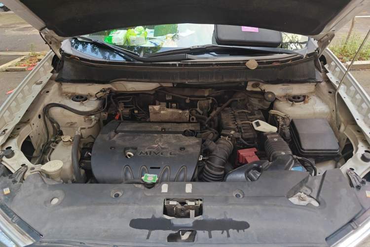 Used Mitsubishi ASX 2013 2.0L CVT Two-Wheel Drive Elite Edition Engine Bay