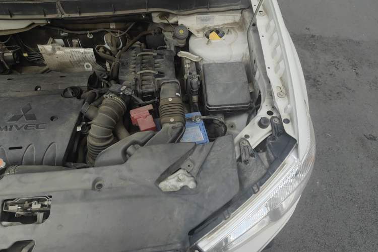 Used Mitsubishi ASX 2013 2.0L CVT Two-Wheel Drive Elite Edition Engine Bay Left