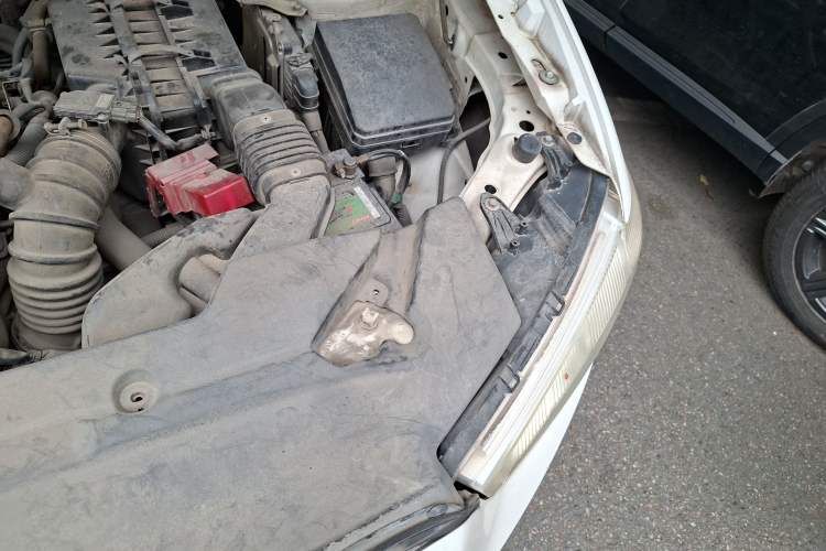 Used Mitsubishi ASX 2013 2.0L CVT Two-Wheel Drive Elite Edition Engine Bay Left
