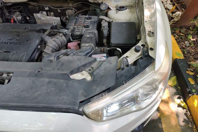 Used Mitsubishi ASX 2013 2.0L CVT Two-Wheel Drive Luxury Edition Engine Bay Left