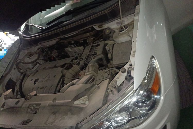 Used Mitsubishi ASX 2013 2.0L CVT Two-Wheel Drive Elite Edition Engine Bay Left
