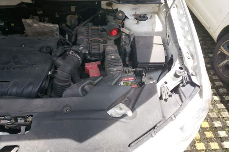 Used Mitsubishi ASX 2013 2.0L CVT Two-Wheel Drive Elite Edition Engine Bay Left