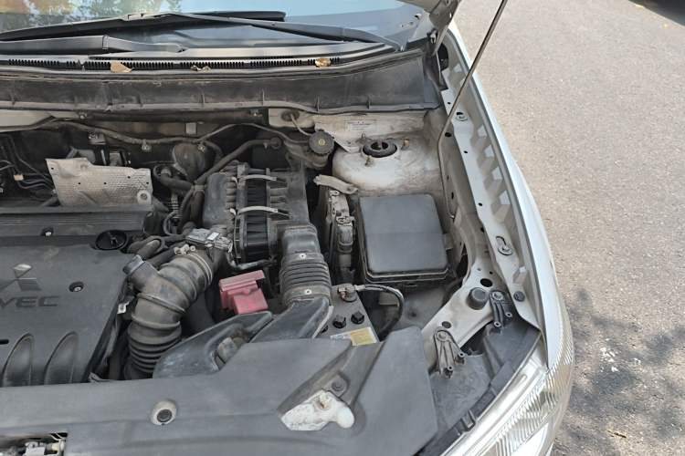 Used Mitsubishi ASX 2013 2.0L CVT Two-Wheel Drive Elite Edition Engine Bay Left