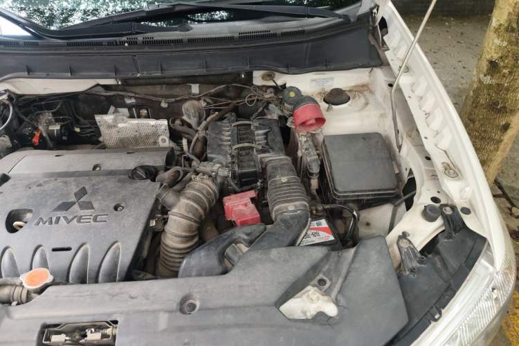 Used Mitsubishi ASX 2013 2.0L CVT Two-Wheel Drive Elite Edition Engine Bay Left