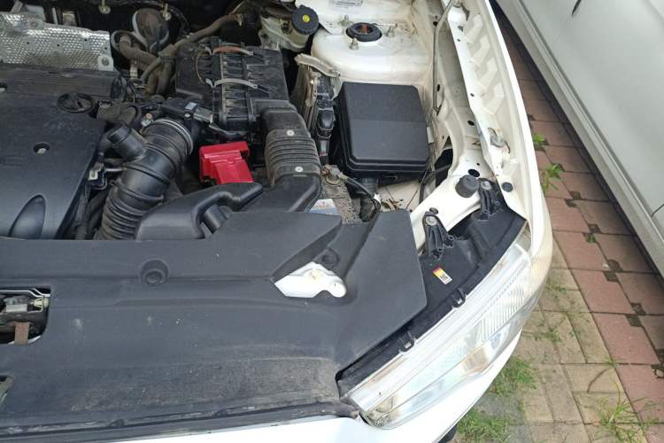 Used Mitsubishi ASX 2013 2.0L CVT Two-Wheel Drive Elite Edition Engine Bay Left