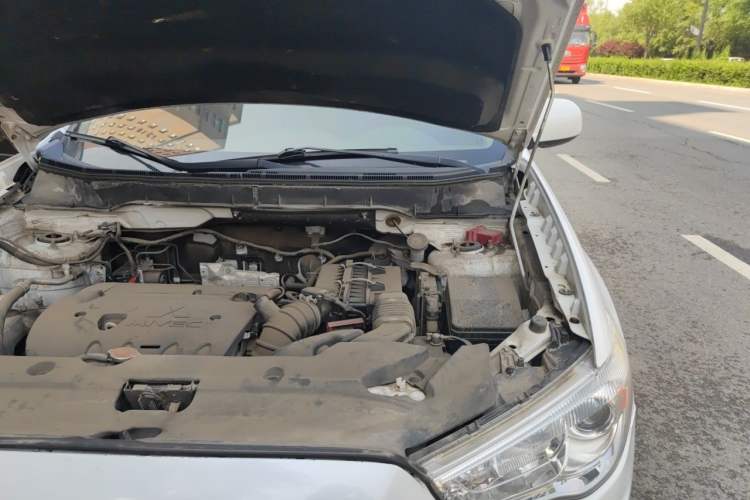 Used Mitsubishi ASX 2013 2.0L CVT Two-Wheel Drive Elite Edition Engine Bay Left