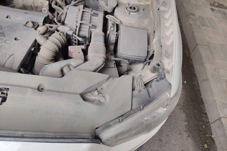 Used Mitsubishi ASX 2013 2.0L CVT Two-Wheel Drive Luxury Edition Engine Bay Left