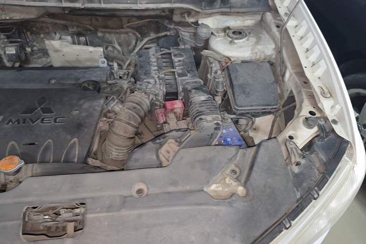 Used Mitsubishi ASX 2013 2.0L CVT 4x4 Flagship Edition Engine Bay Left