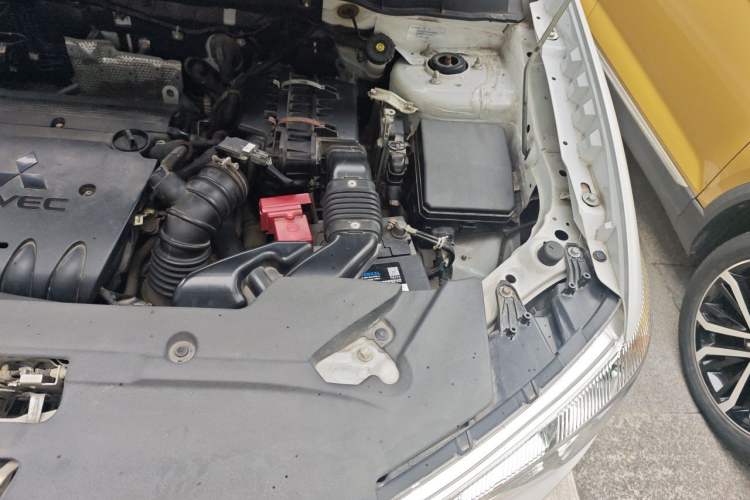 Used Mitsubishi ASX 2013 2.0L CVT Two-Wheel Drive Elite Edition Engine Bay Left
