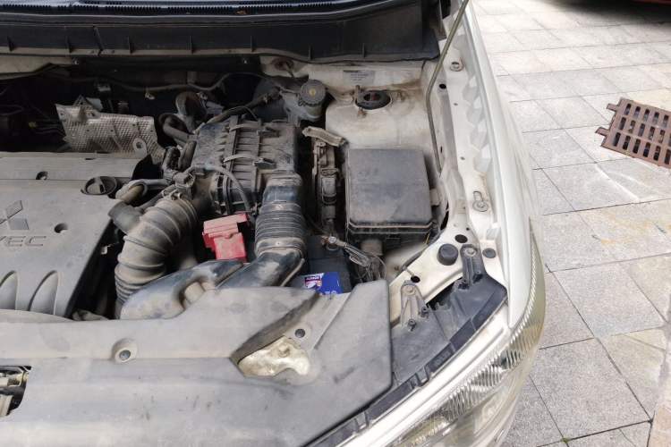 Used Mitsubishi ASX 2013 2.0L CVT Two-Wheel Drive Elite Edition Engine Bay Left