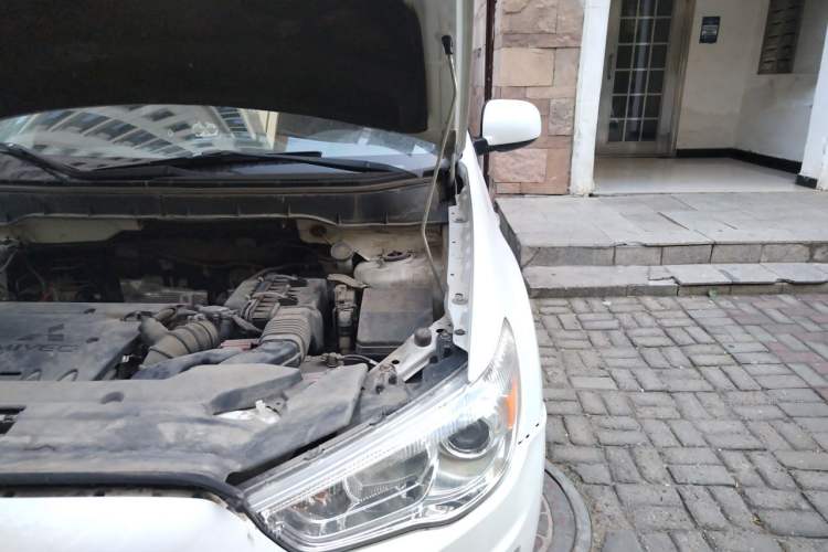 Used Mitsubishi ASX 2013 2.0L CVT Two-Wheel Drive Elite Edition Engine Bay Left