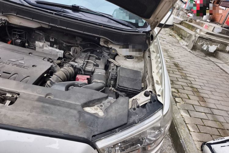 Used Mitsubishi ASX 2013 2.0L CVT Two-Wheel Drive Luxury Edition Engine Bay Left