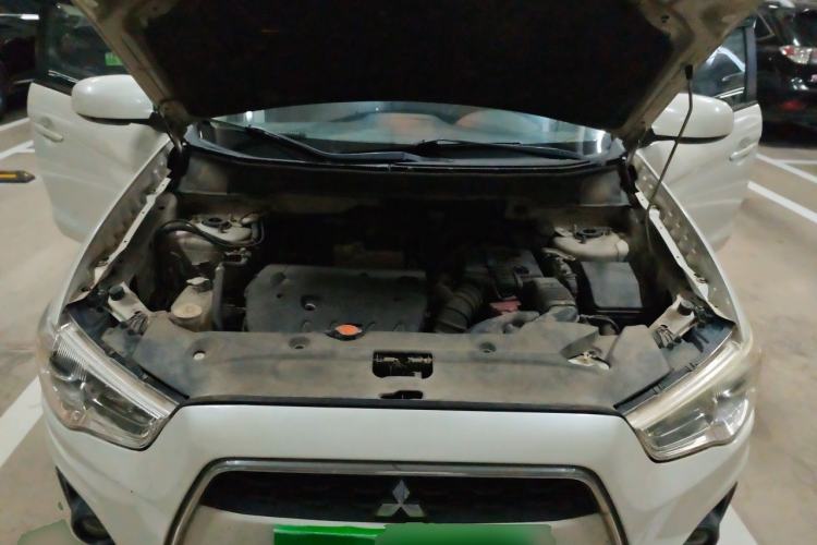 Used Mitsubishi ASX 2013 2.0L CVT Two-Wheel Drive Elite Edition Engine Bay