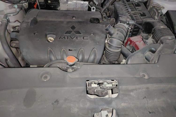 Used Mitsubishi ASX 2013 2.0L CVT Two-Wheel Drive Elite Edition Engine Bay