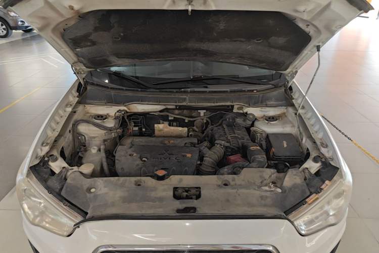 Used Mitsubishi ASX 2013 2.0L CVT Two-Wheel Drive Elite Edition Engine Bay