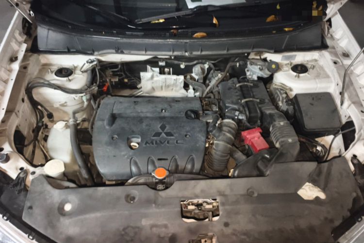 Used Mitsubishi ASX 2013 2.0L CVT Two-Wheel Drive Elite Edition Engine Bay
