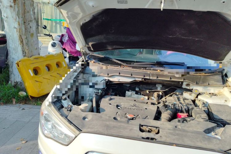 Used Mitsubishi ASX 2013 2.0L CVT Two-Wheel Drive Elite Edition Engine Bay Right
