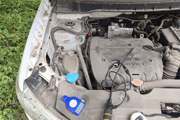 Used Mitsubishi ASX 2013 2.0L CVT Two-Wheel Drive Elite Edition Engine Bay Right