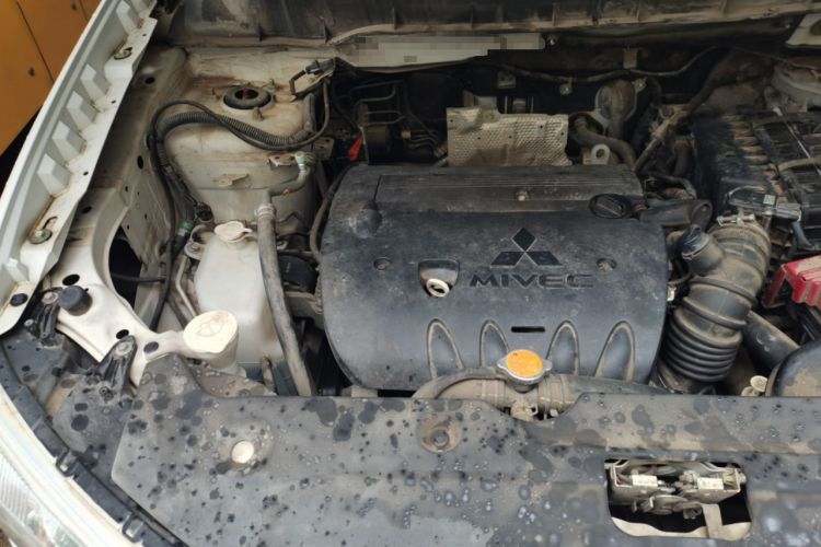 Used Mitsubishi ASX 2013 2.0L CVT Two-Wheel Drive Elite Edition Engine Bay Right