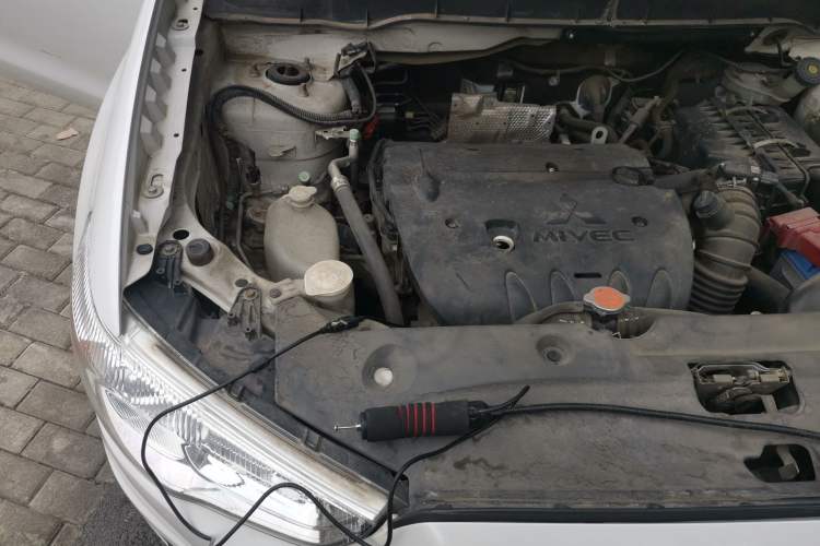 Used Mitsubishi ASX 2013 2.0L CVT Two-Wheel Drive Elite Edition Engine Bay Right