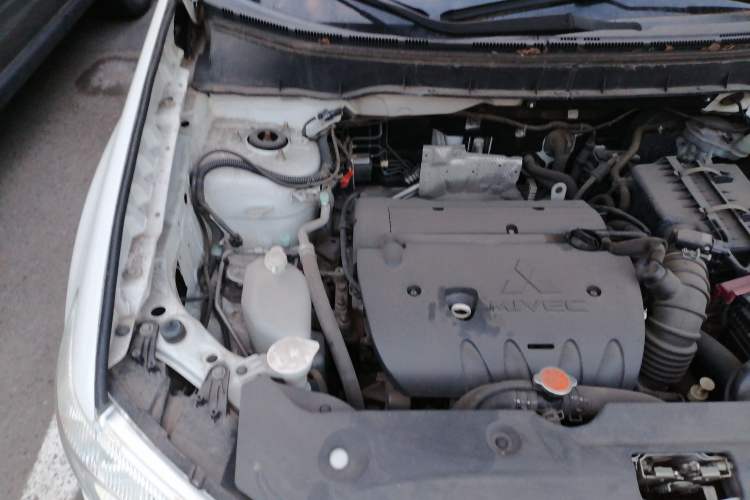 Used Mitsubishi ASX 2013 2.0L CVT Two-Wheel Drive Elite Edition Engine Bay Right