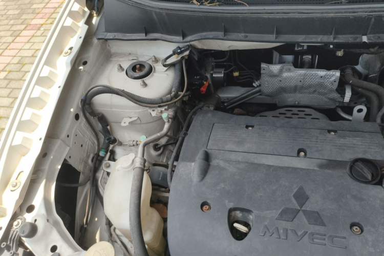 Used Mitsubishi ASX 2013 2.0L CVT Two-Wheel Drive Elite Edition Engine Bay Right