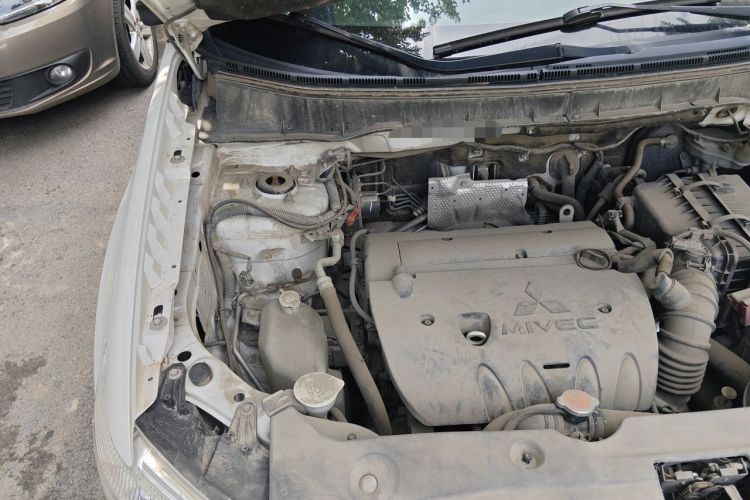 Used Mitsubishi ASX 2013 2.0L CVT Two-Wheel Drive Elite Edition Engine Bay Right
