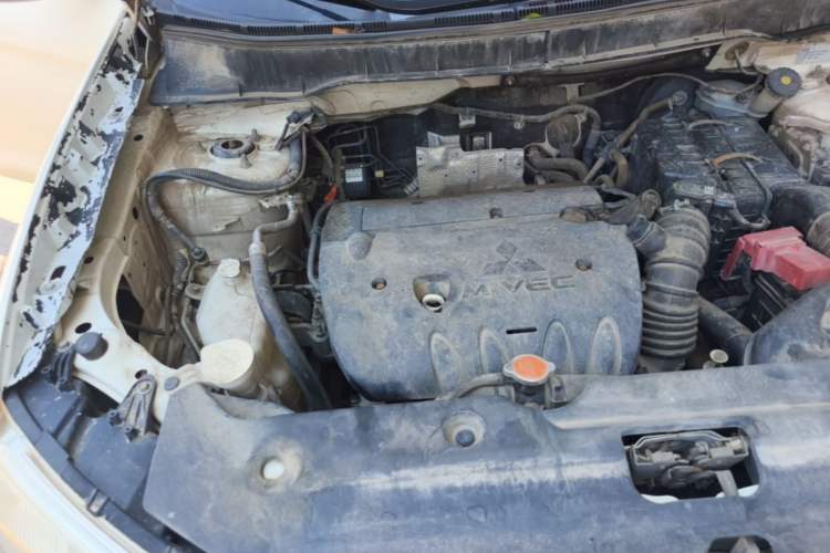 Used Mitsubishi ASX 2013 2.0L CVT 4x4 Flagship Edition Engine Bay Right